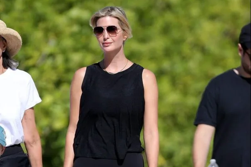 Liburan di Miami, Ivanka Trump Tampil Trendi Pakai Sneaker New Balance