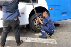 Ban Depan Bus Transjakarta Copot, Jangan Pakai Vulkanisir