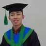 Kisah Faisal, Jadi Satpam, Tidur di Masjid, hingga Lulus Unisba Predikat 