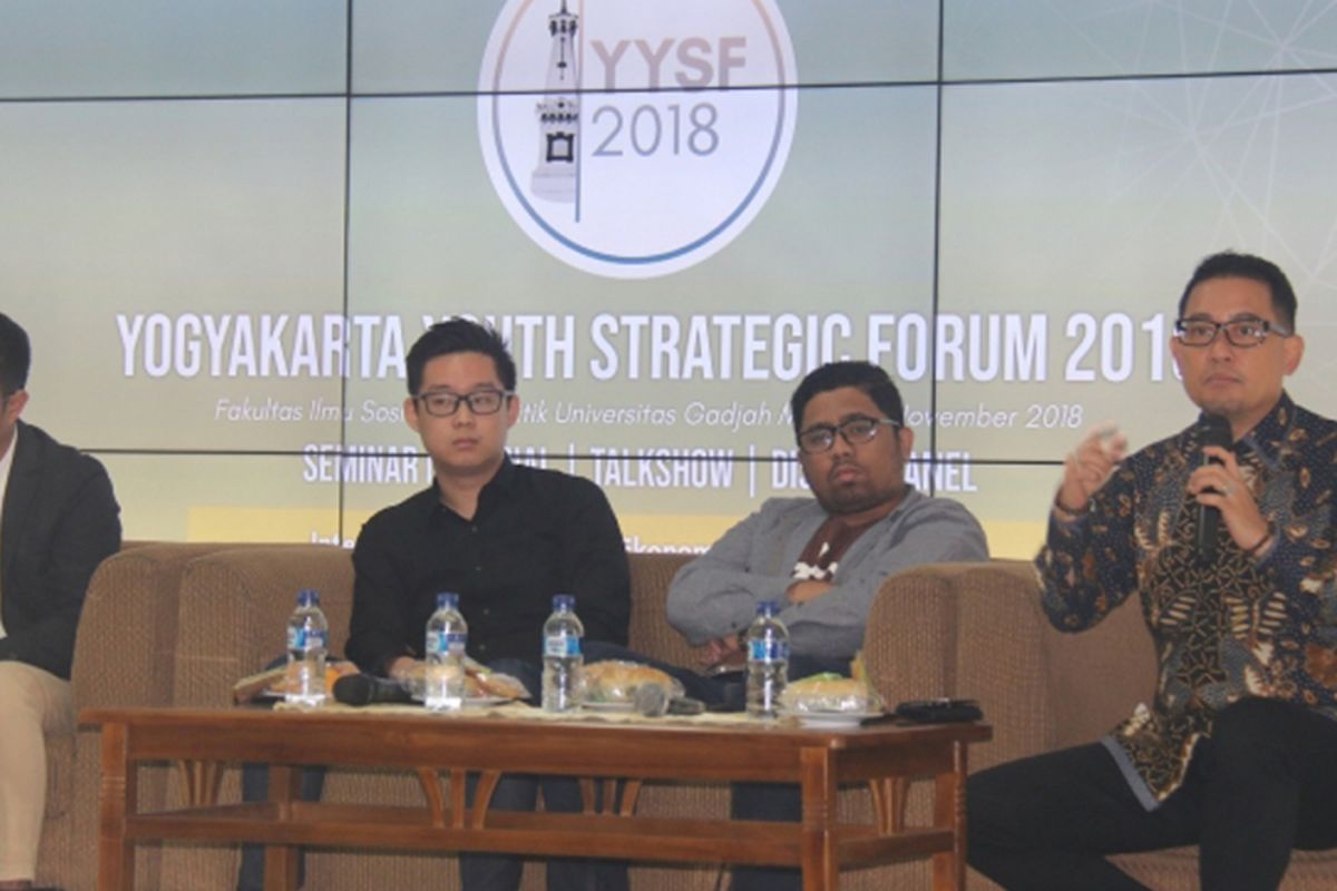 Seminar Nasional bertajuk Pengembangan Industri Kreatif Sebagai Pondasi Pembangunan Nasional, di Fisipol Universitas Gadjah Mada (16/11/2018).