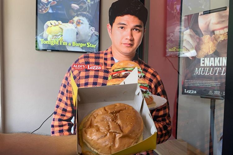 Aldi Taher Ungkap Alasan Jualan Burger, Terinspirasi Band Oasis