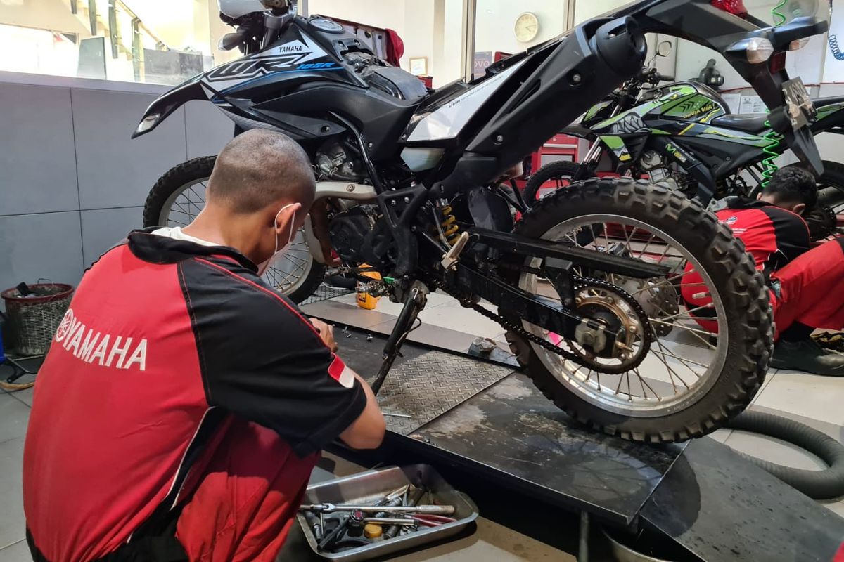 Kapan Waktu Ideal Servis Motor? Ini Panduan Perawatan Berkala yang Tepat