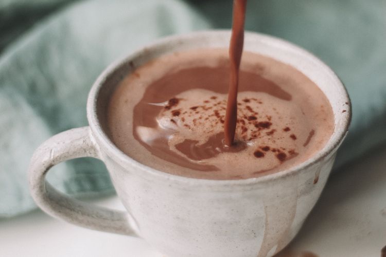 Cokelat susu bisa digunakan menurunkan sensasi panas efek makan pedas.