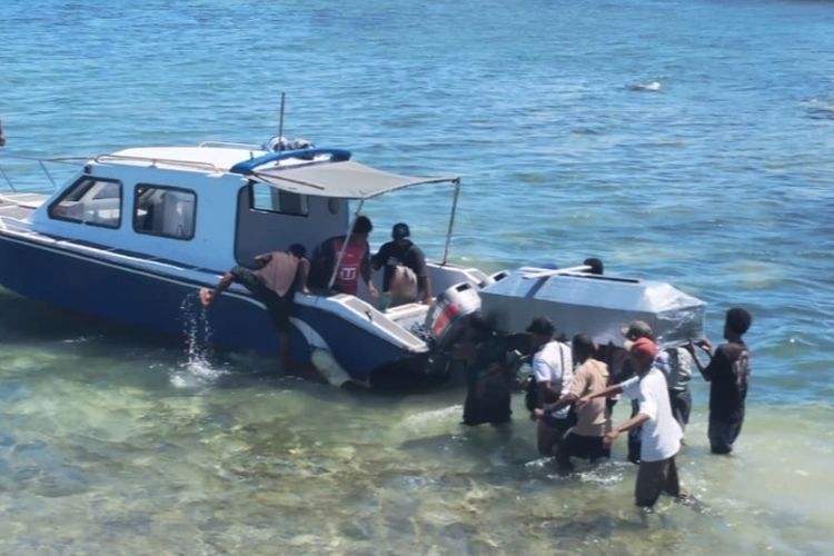 Jenazah Korban Ledakan Bom di Biak Diberangkatkan ke Yapen untuk Dimakamkan