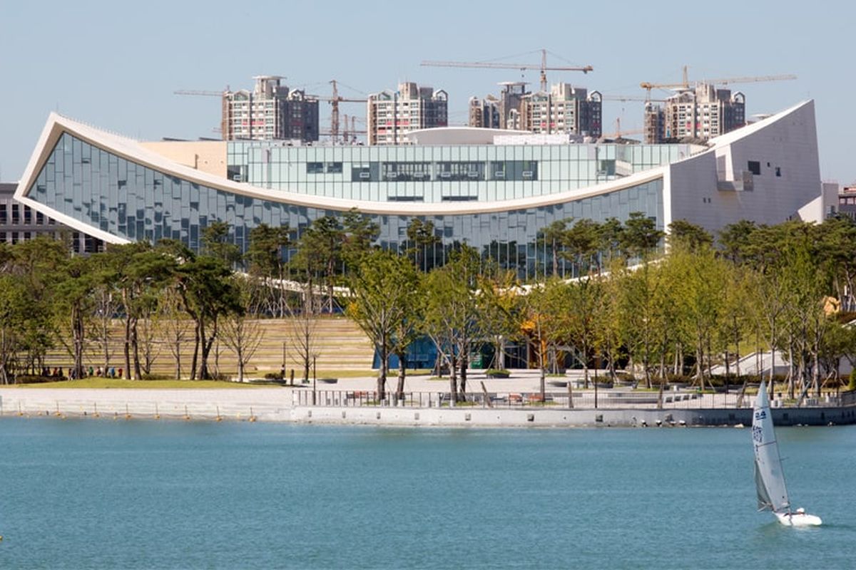 Pemandangan Danau Sejong di Korea Selatan.