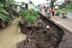 Bahu Jalan Tergerus Longsor, Jalur Nasional Ruas Penghubung Bandung-Yogya Diberlakukan Buka Tutup