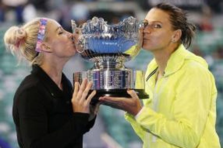 Bethany Mattek-Sands dan Lucie Safarova