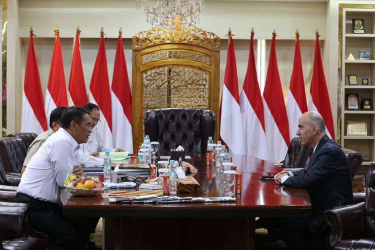 Mentan Amran Minta Lebanon Tambah Impor Kelapa dan CPO dari Indonesia