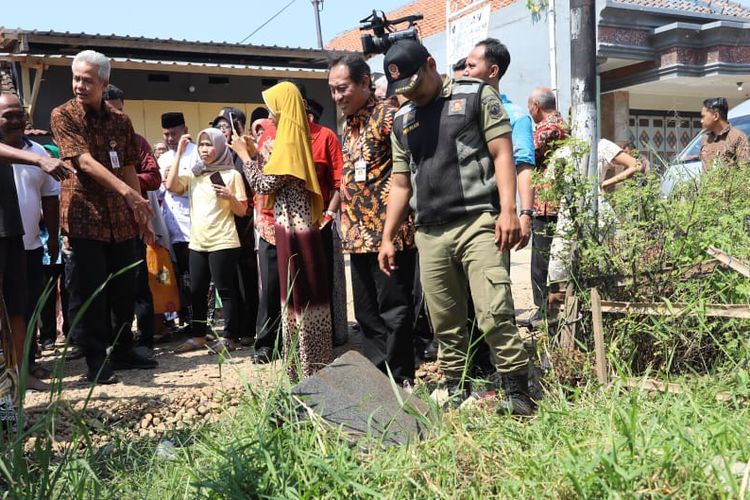 Kunjungan Gubernur Jawa Tengah Ganjar Pranowo ke Jalan KH Samanhudi, di Kelurahan Karangjompo, Kecamatan Tirto, Kota Pekalongan, Rabu (12/6/2019) siang, disambut warga dengan marah-marah. 