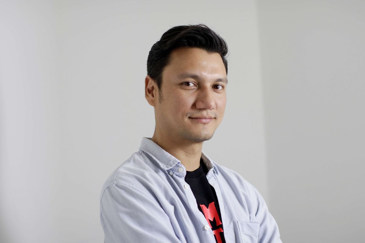 Artis peran Christian Sugiono berkunjung ke Kantor Redaksi ι.com untuk promo film Rumah Kentang: The Beginning, Kamis (7/11/2019).