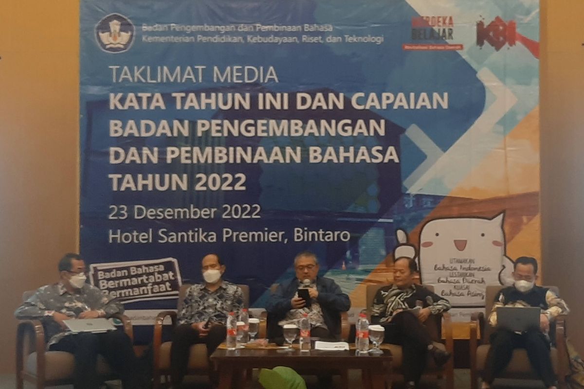 Taklimat Media bertema ?Kata Tahun Ini dan Capaian Badan Pengembangan dan Pembinaan Bahasa 2022? yang diselenggarakan oleh Sekretariat Badan Pengembangan dan Pembinaan Bahasa, Jumat (23/12/2022).