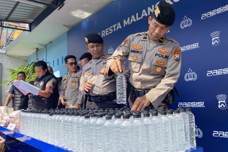 Cuan Rp 200 Juta Perbulan Hasil Jualan Arak Bali Ilegal, Pria di Malang Diringkus Polisi