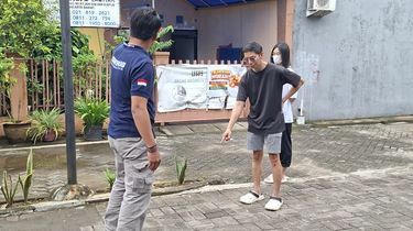 Pemilik Jelaskan Alasan Plang Kantor Hukumnya Ada di TKP Penganiayaan Warga Jakbar