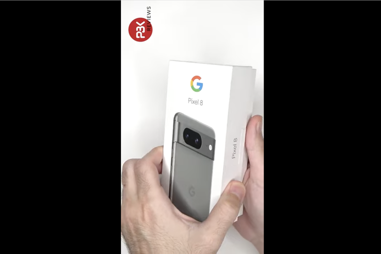 Tampilan kotak kemasan dari Google Pixel 8