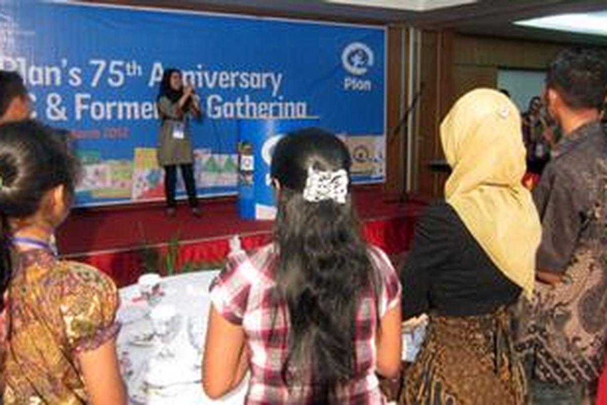 Kegiatan Plan Indonesia, Plans 75 Anniversary SC & Former SC Gathering di Semarang, Jawa Tengah, 23-24 Maret 2012 melibatkan 19 anak usia 13 sampai 18 dari Rembang, Kebumen, Grobogan yang berkumpul untuk menyuarakan haknya. 