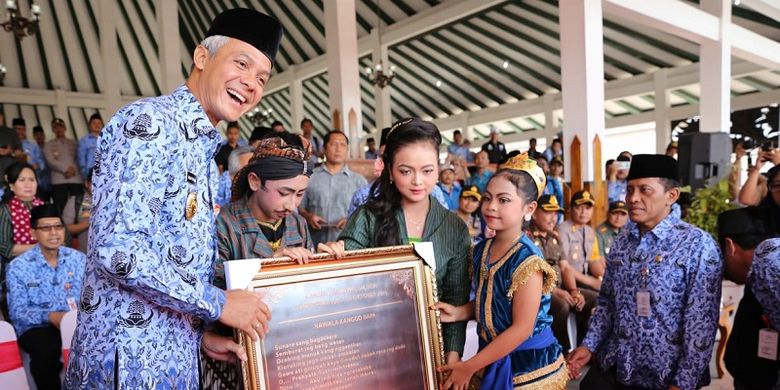 Ganjar Pranowo mendapatkan sejumlah kejutan di hari ulang tahunnya.