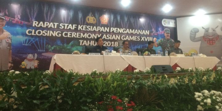 Kapolri Jenderal (Pol) Tito Karnavian usai menggelar rapat pelaksanaan pengamanan closing ceremony atau upacara penutupan Asian Games 2018 di Balai Pertemuan Polda Metro Jaya, Jakarta Selatan, Kamis (30/8/2018).