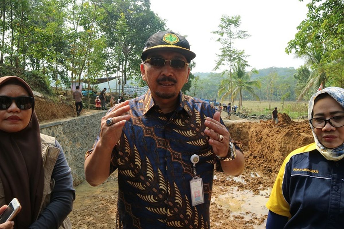 Direktur Jenderal (Dirjen) Prasarana dan Sarana Pertanian (PSP) Kementan Sarwo Edhy mengimbau petani untuk mengikuti Asuransi Usaha Tani Padi (AUTP) agar lahannya aman bila terjadi kekeringan akibat kemarau panjang.