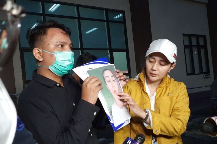 Aida Saskia melaporkan teman dekatnya yang bernama Putri Echa Tarina ke Polres Metro Jakarta Pusat, Senin (24/10/2022) atas dugaan penganiayaan. 