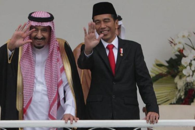 Presiden Joko Widodo dan Raja Arab Saudi Salman bin Abdulazis al-Saud di beranda Istana Kepresidenan Bogor, Jawa Barat, Rabu (1/3/2017).