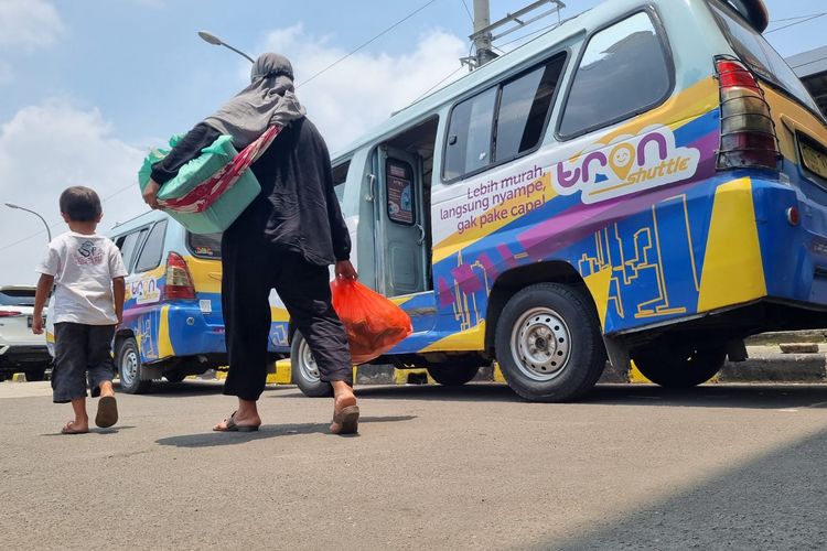 Cara naik KRL ke PIK lanjut shuttle bus