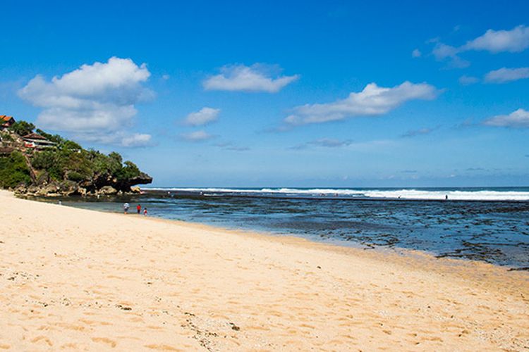 Pantai Pasir Putih di Jogja