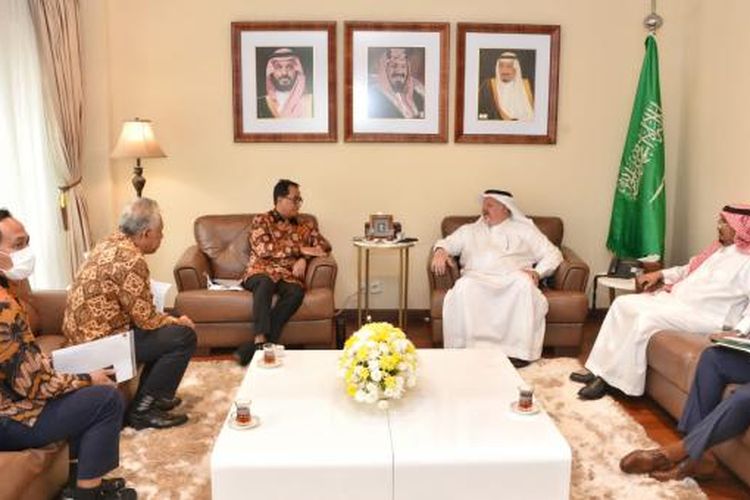 Menteri Perhubungan (Menhub) Budi Karya Sumadi telah menjalin kesepakatan dengan Duta Besar (Dubes) Arab Saudi untuk Indonesia Syekh Essam bin Abed Al-Thaqafi tentang penerbangan umrah dari Bandara Kertajati pada Kamis (29/09/2022) lalu.