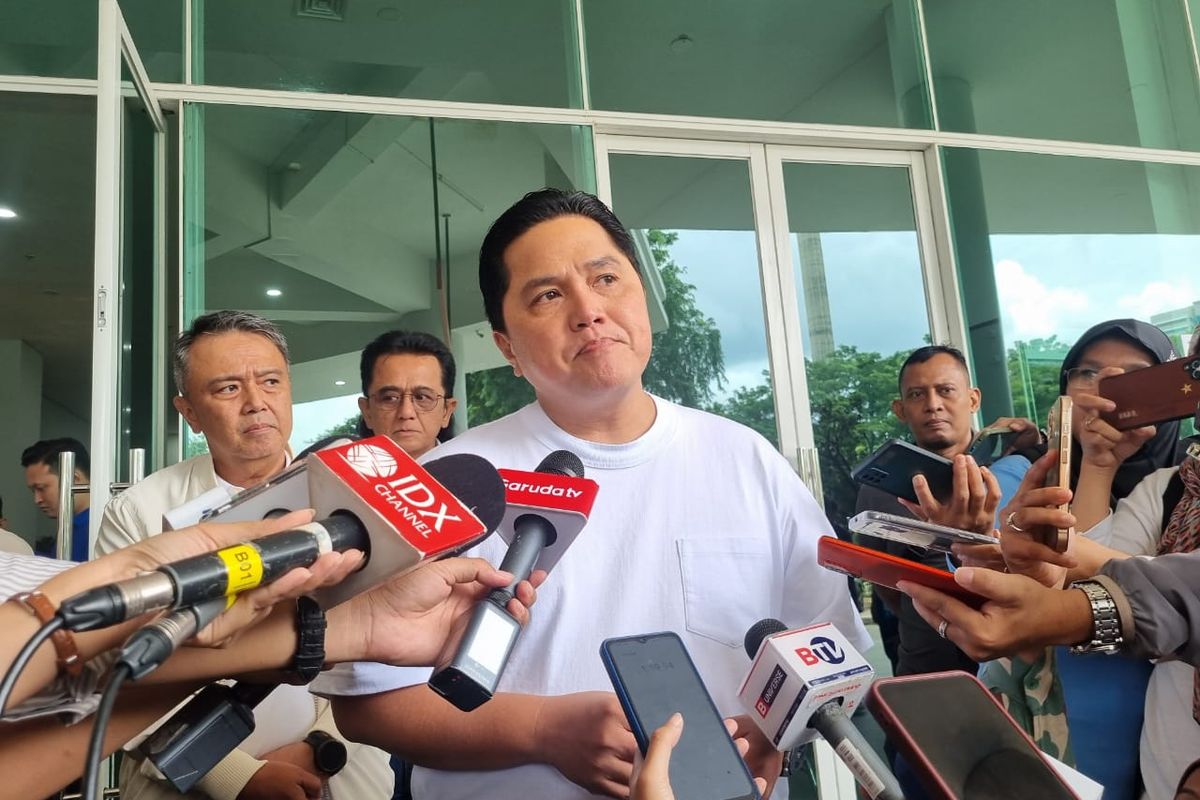 Menteri Badan Usaha Milik Negara (BUMN) Erick Thohir saat ditemui di Indonesia Arena GBK, Jakarta, Minggu (3/3/2024).