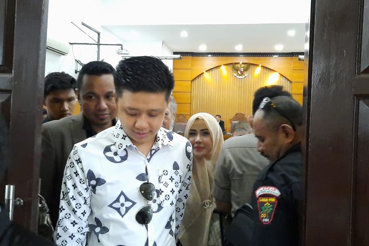 Pablo Benua dan Rey Utami saat ditemui di Pengadilan Negeri Jakarta Selatan, Senin (20/1/2020). 
