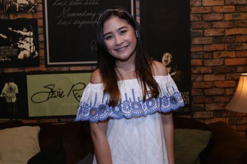 Rilis Buku Puisi, Prilly Latuconsina Ingin Hidupkan Sastra Anak Muda