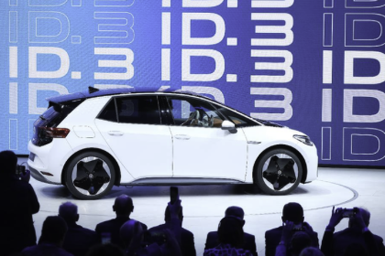 Volkswagen resmi memperkenalkan mobil listrik pertamanya, VW ID.3.
