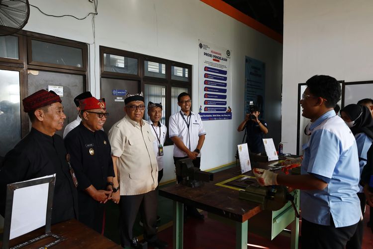 Wamenaker: Pekerja Indonesia di Jepang Bisa Kantongi Rp 21 Juta per Bulan