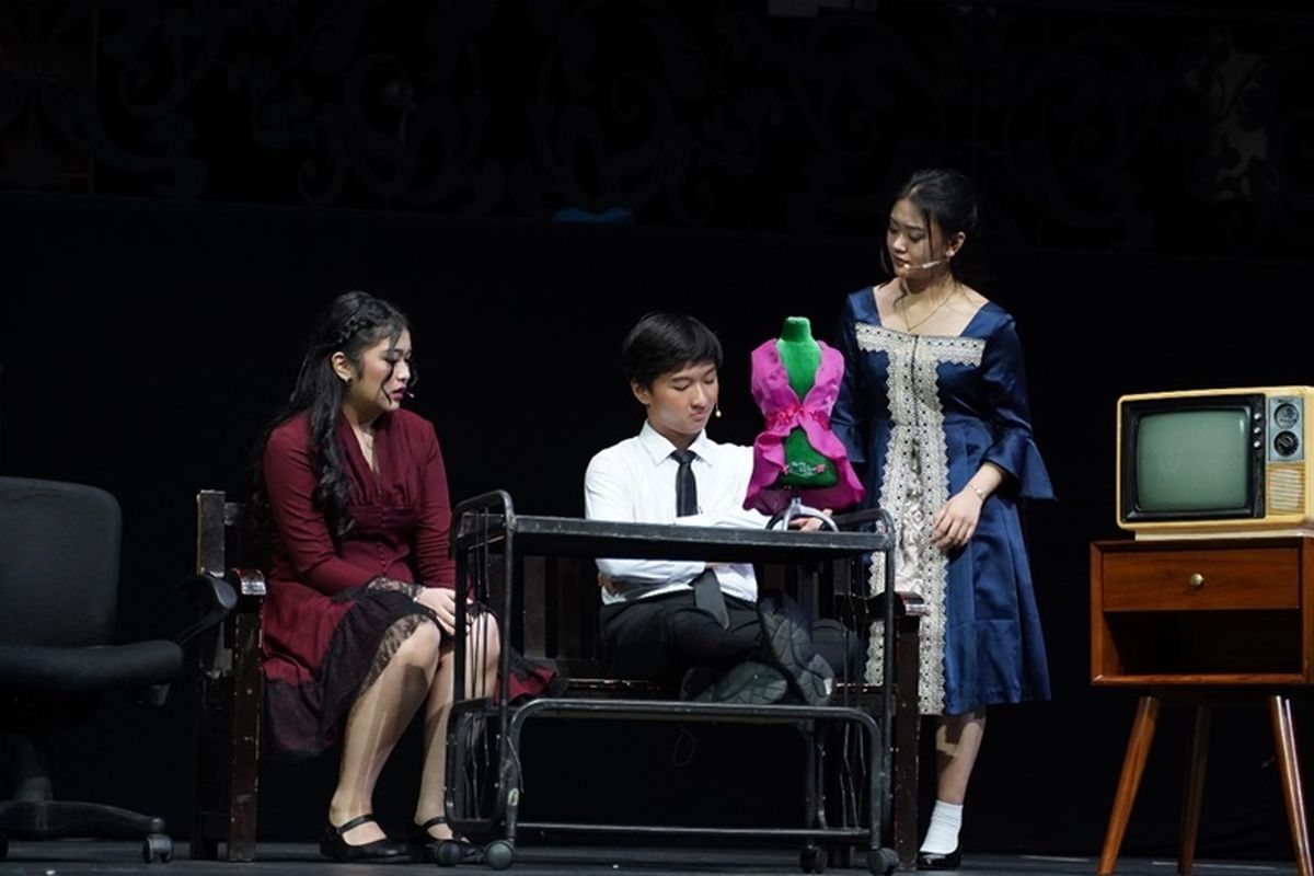 Drama musikal bertajuk Unravelled dipentaskan siswa BINUS SCHOOL Simprug di Ciputra Artpreneur, Jakarta Selatan, Jumat (02/05/2025).
