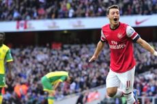 Oezil: Arsenal Ingin Bersenang-senang di Old Trafford