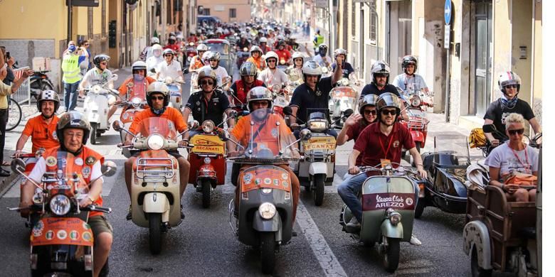 Suasana Vespa World Days di Biograd Kroasia, 11-14 Juni 2015.