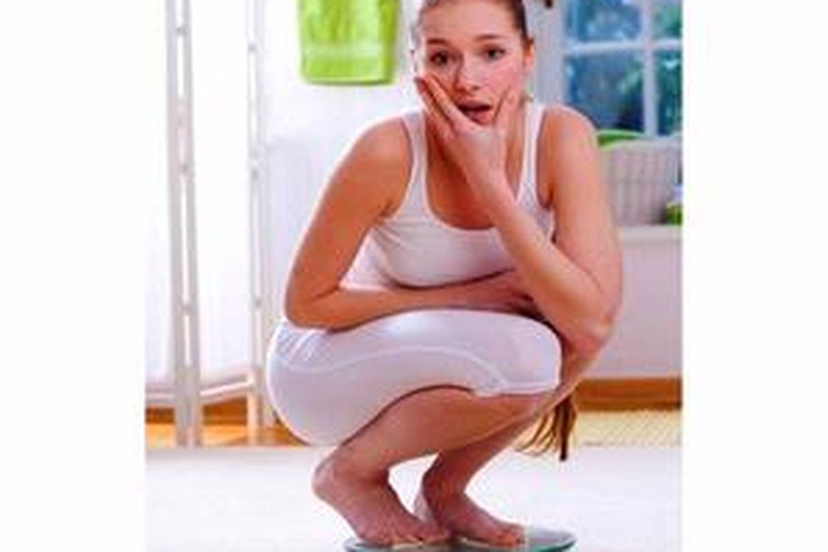 Menimbang berat badan setiap hari bisa membantu mengkontrol bobot tubuh. 