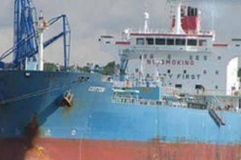 Sepuluh Perompak Bajak Kapal Tanker di Selat Malaka