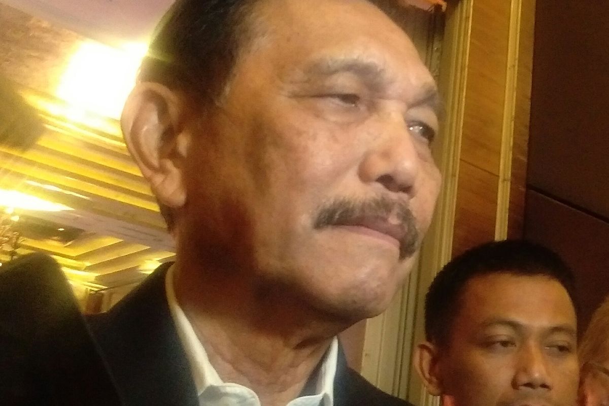 Menko Maritim dan Investasi, Luhut Binsar Pandjaitan usai memberikan sambutan dalam acara Indonesia Data and Economic (IDE) di Jakarta, Kamis (30/1/2020).