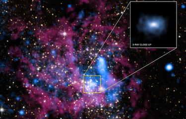 Lubang hitam supermasif, Sagitarius A* (Sgr A*) yang ditemukan NASA dengan teleskop Chandra X-ray Observatory.