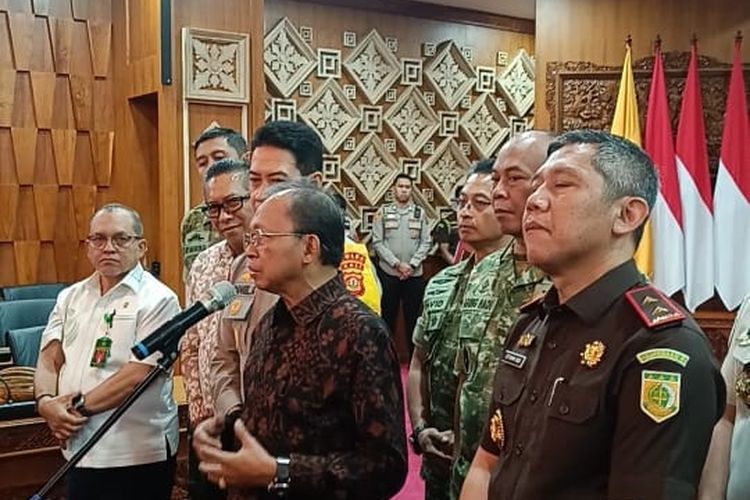 Buntut Kasus Pengeroyokan di Tabanan, Koster Panggil Kades di Bali