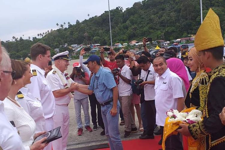 20190414 K79-13 Kapal Pesiar Angkut 332 Pelancong Dunia Dari 15 Negara Ke Sabang