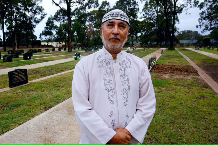 Kazi Ali, yang mengepalai Dewan Pemakaman Muslim, mengatakan lahan permakaman akan segera habis.