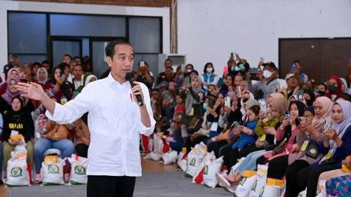 Jokowi: Alhamdulillah Pemilu Berjalan Lancar, Masyarakat ke TPS dengan Riang Gembira