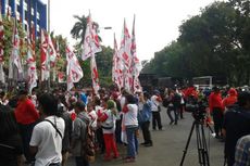 Pendukung Prabowo-Hatta Kembali Beraksi di Depan Gedung MK