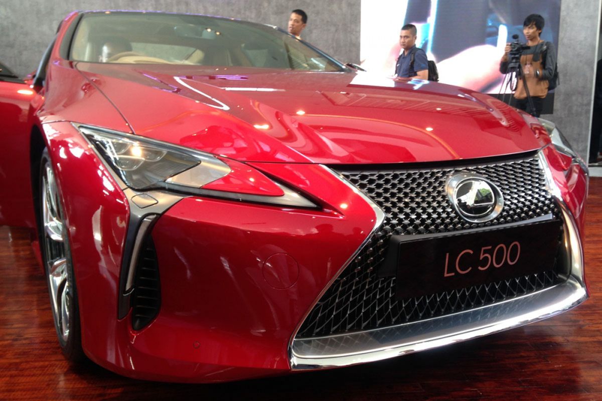 Lexus LC500 meluncur di Indonesia, Rabu (26/7/2017).