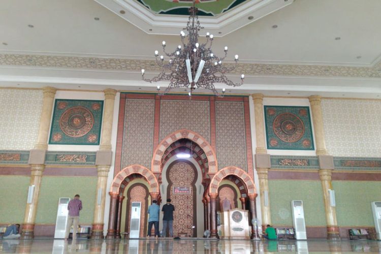 Suasana Masjid Agung Baitul Makmur Meulaboh, di Jalan Imam Bonjol No.100, Drien Rampak, Johan Pahlawan, Kabupaten Aceh Barat, Aceh, Senin (18/11/2019)