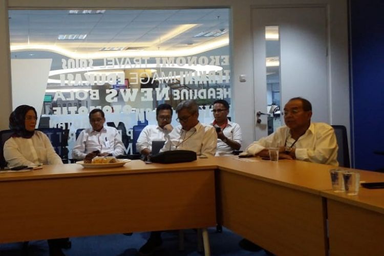 Direktur Utama PT Hutama Karya (Persero) Bintang Perbowo (paling kanan) saat berkunjung ke kantor redaksi Kompas.com, Kamis  (1/11/2018) di Palmerah, Jakarta.