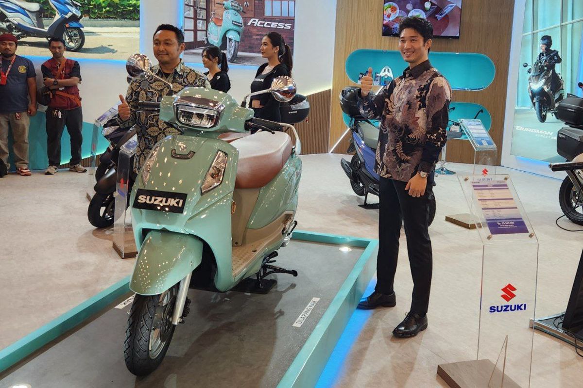 Suzuki Indonesia luncurkan Access 125 di IMOS 2025, skutik retro-modern Rp 25,5 juta dengan mesin 124 cc injeksi efisien. 