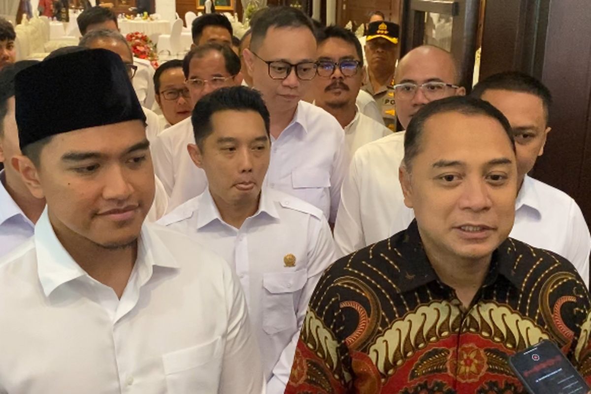 Ketum PSI, Kaesang Pangarep saat bertemu Wali Kota Surabaya, Eri Cahyadi, Jumat (25/4/2025).