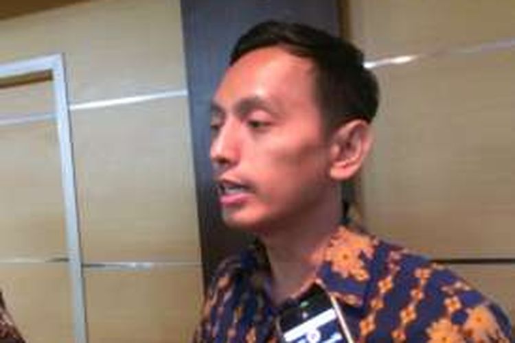 Direktur Eksekutif Imparsial, Al Araf dalam konferensi pers di Hotel Ibis Tamarin, Jakarta, Kamis (8/12/2016).